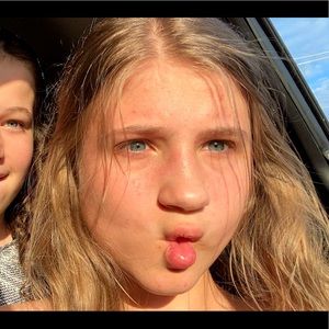 Meet your Posher, Olivia